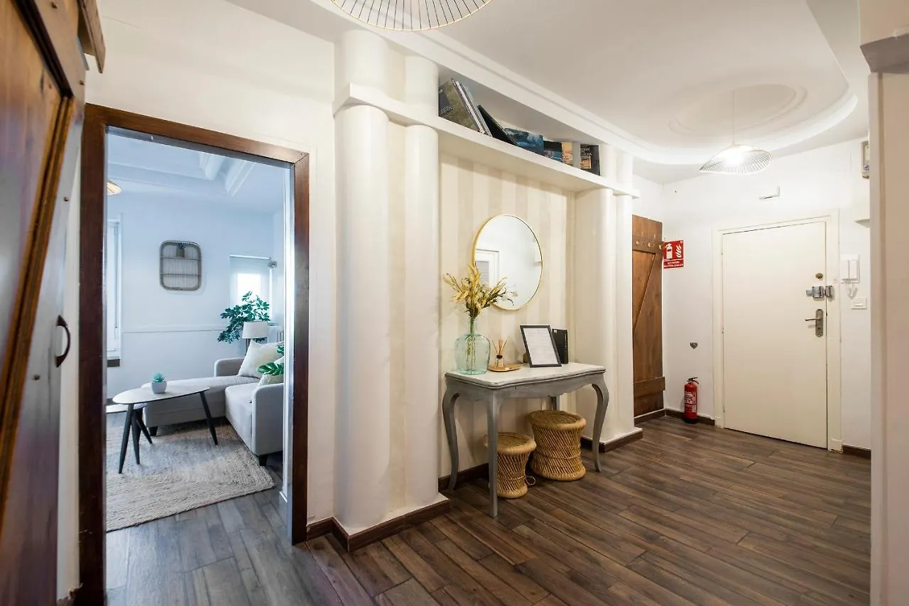 Cozy Apartment In Front Of The Beach San Sebastian