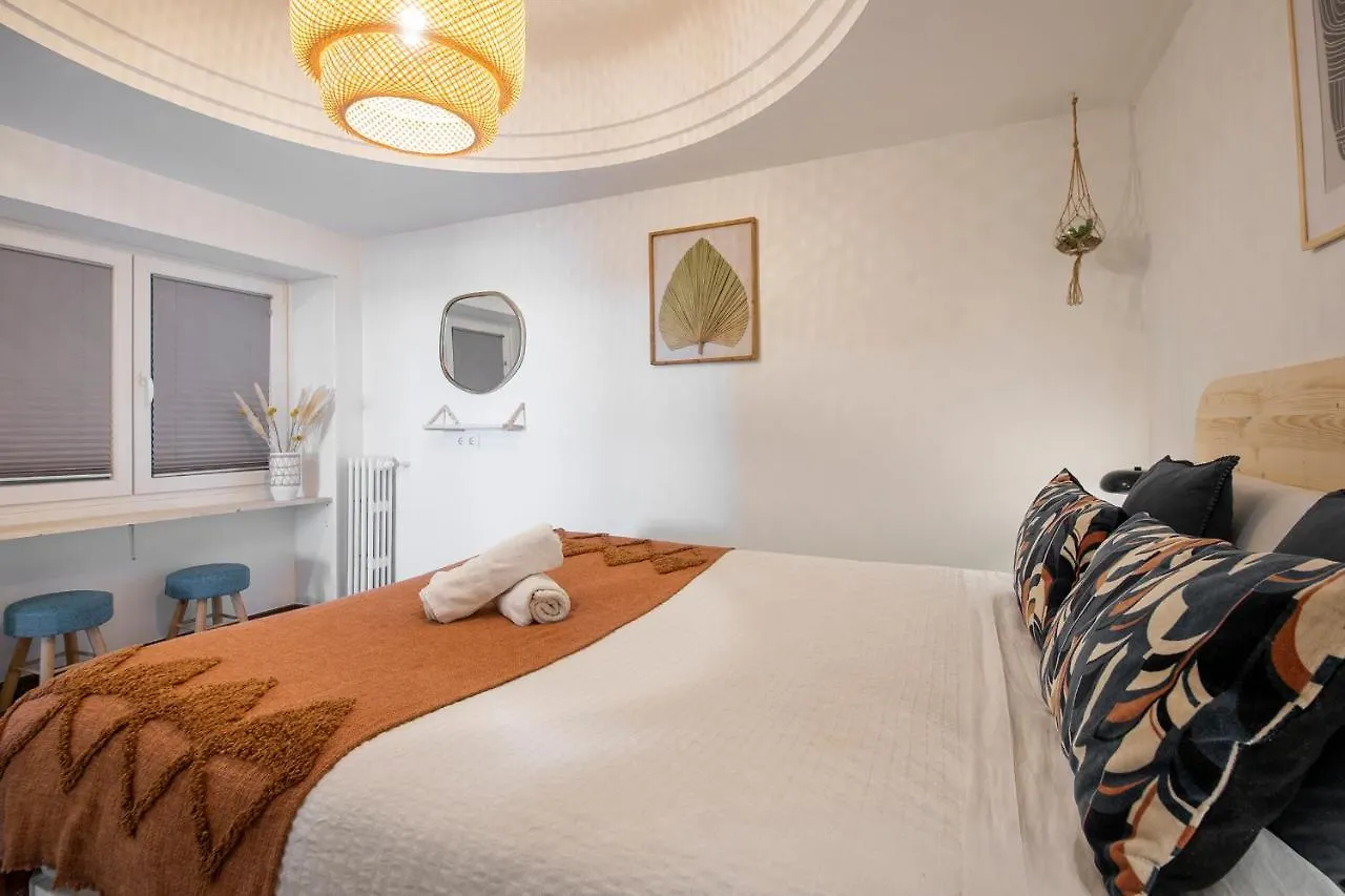 Cozy Apartment In Front Of The Beach San Sebastian