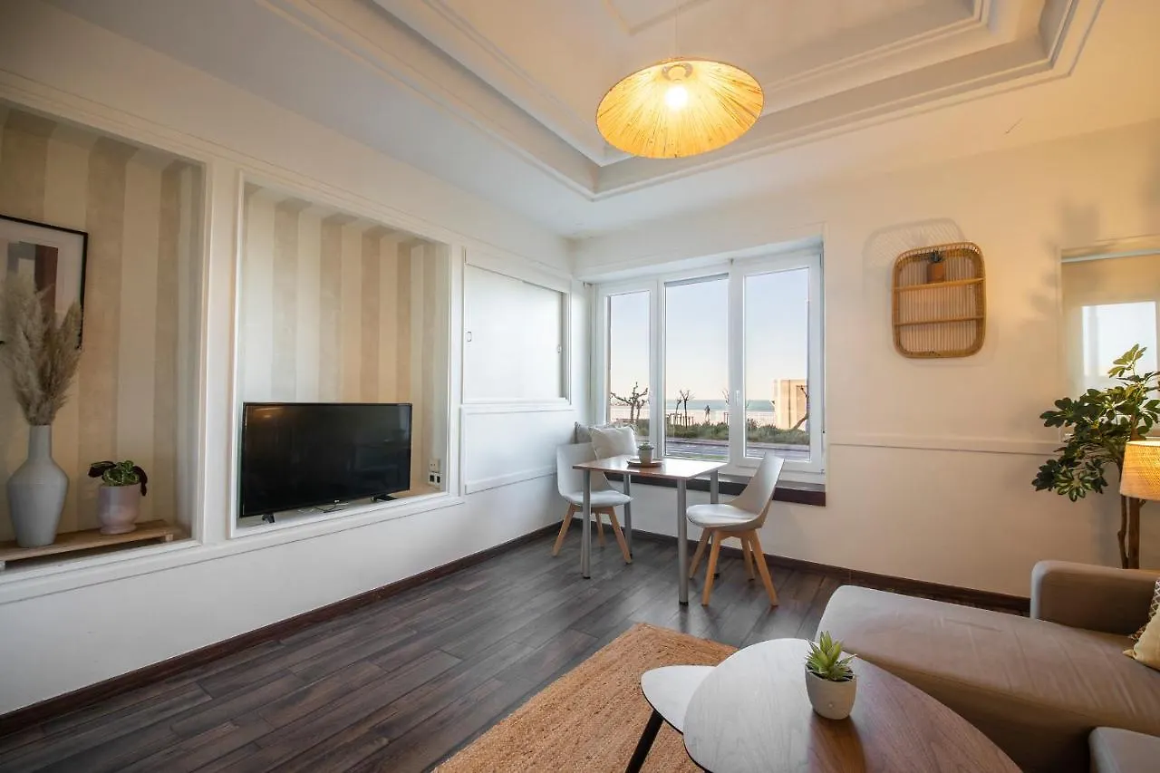 Cozy Apartment In Front Of The Beach San Sebastian Spain